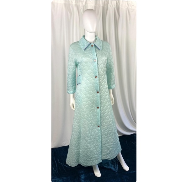 Vintage 60’s 70’s Long Quilted Bed Jacket in Soft Pastel Mint Green • Coat XS/S - Picture 3 of 10